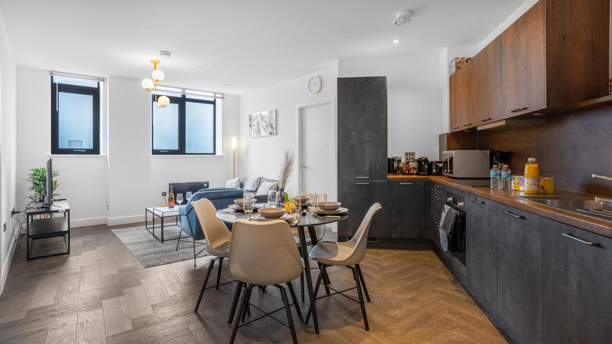 Priority - Modern 2 Bedroom In Centre - Perfect For Family, Business And Leisure By Estate Experts Birmingam