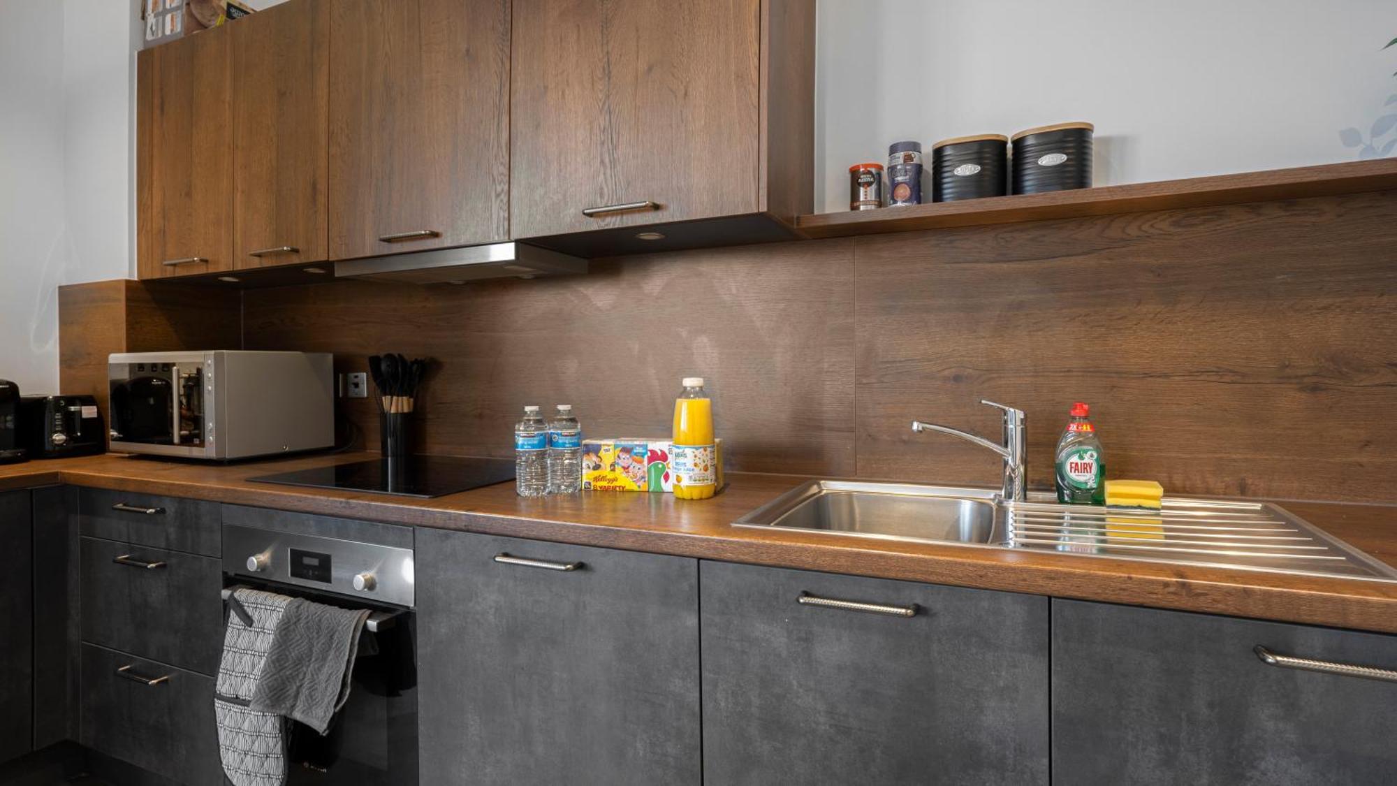 Priority - Modern 2 Bedroom In Centre - Perfect For Family, Business And Leisure By Estate Experts * Birmingam