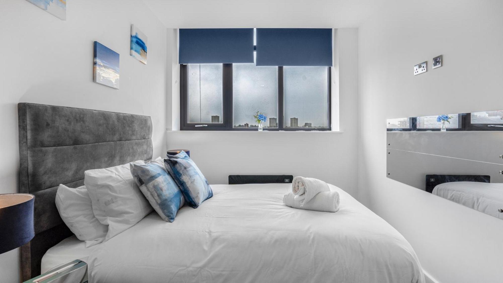 Apartment Priority - Modern 2 Bedroom In Centre - Perfect For Family, Business And Leisure By Estate Experts Birmingham